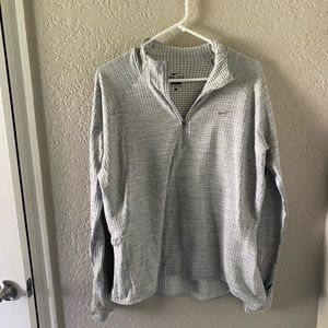 Nike Dri-Fit Women’s Pullover EUC